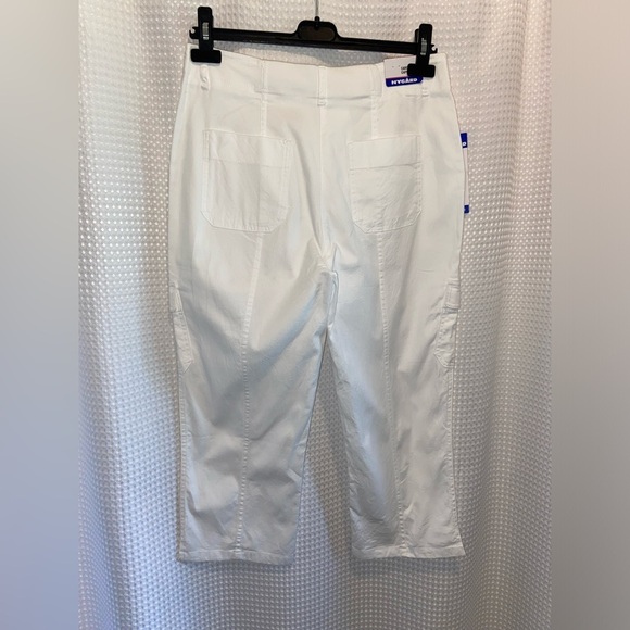 Women’s NYGARD White stretchy cargo Capri‎ size 8 new with tags - Picture 10 of 11